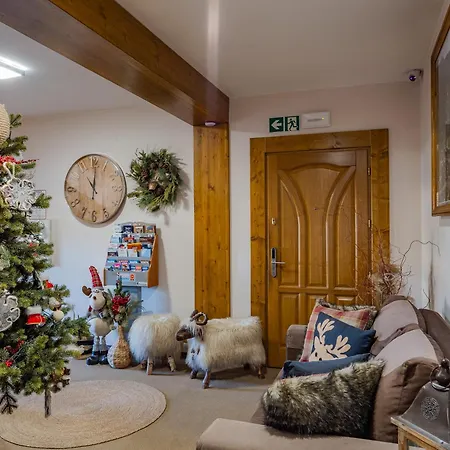 Stokrotka Bed & Breakfast 3*