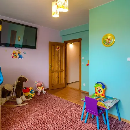 Stokrotka Bed & Breakfast 3*
