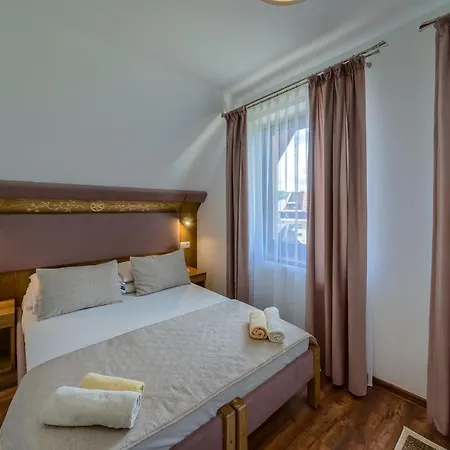 Stokrotka Bed and breakfast 3*